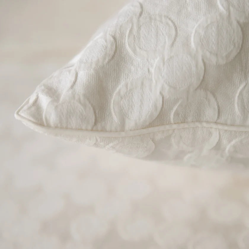 Anello Alabaster | Jacquard Bedding by St Geneve - Fabric from Italy Sewn in Canada