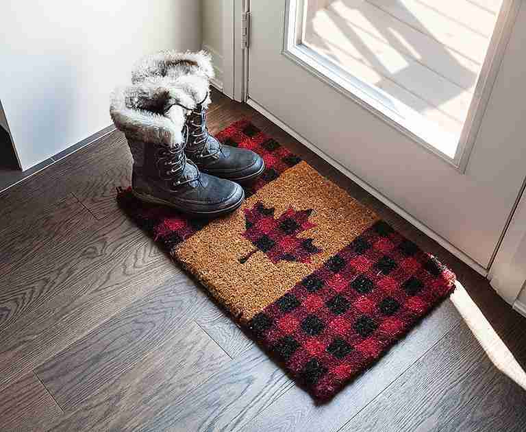 Check Maple Leaf Doormat