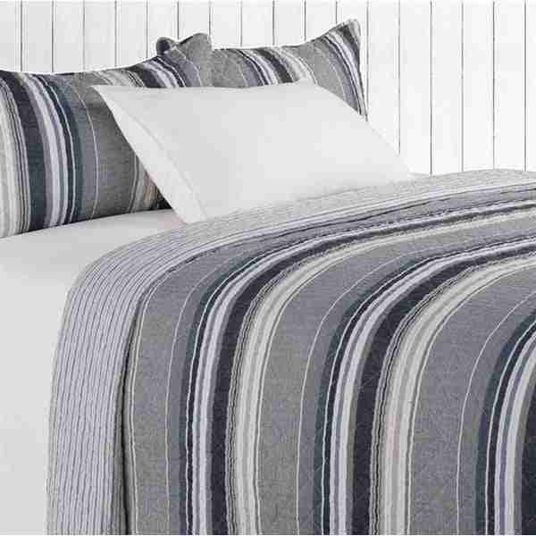 Pino Striped Quilt by ANTIK